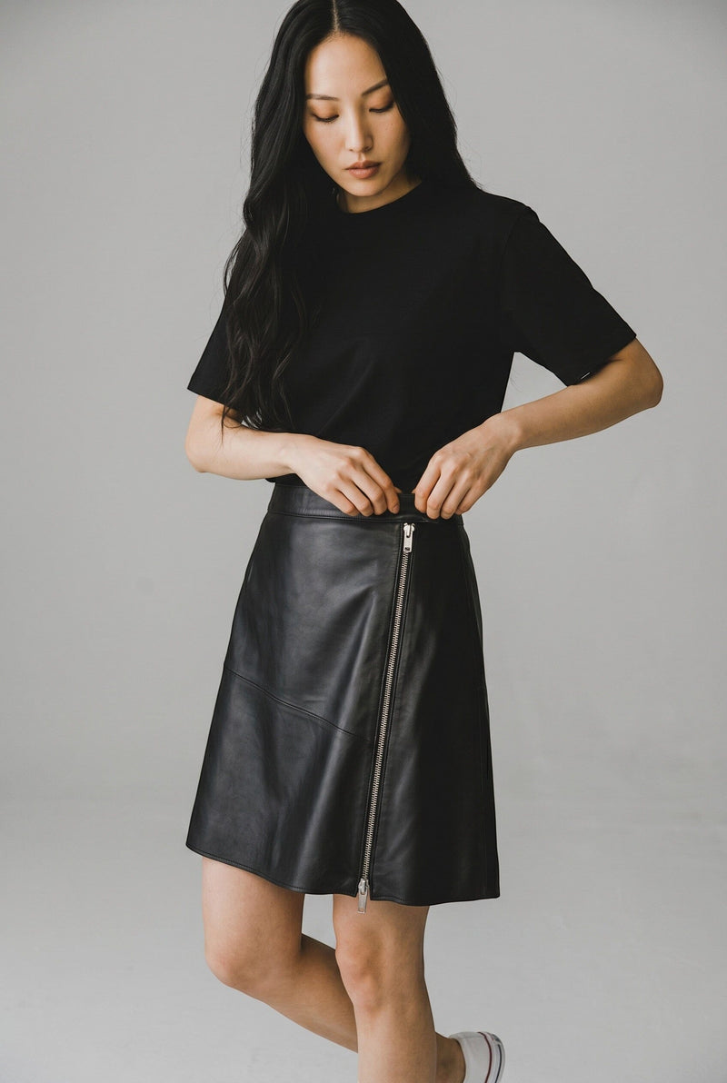 Lambskin Leather Black Zippered Mini Skirt – Cosiani